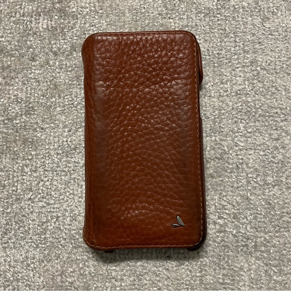 Vaja Wallet iPhone 13 MagSafe Leather Case - Picture 7 of 11